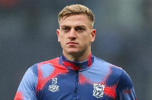 镜报：曼联有意伊镇前锋德拉普，转会费或需5000万镑以上